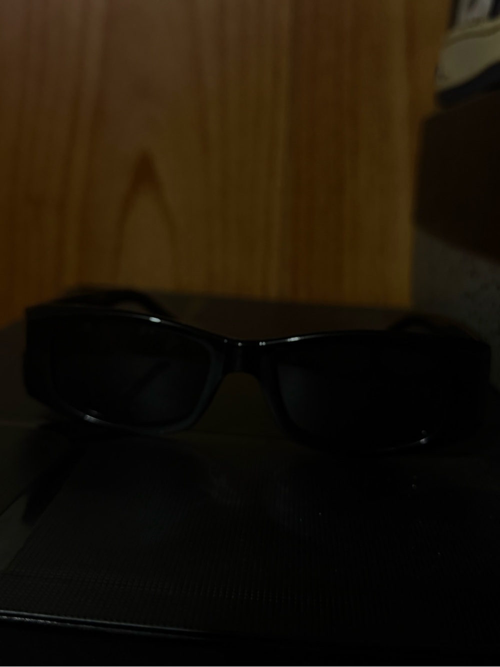 Black Palm Angels sunglasses with silver
'Palm' logo #designer #luxury